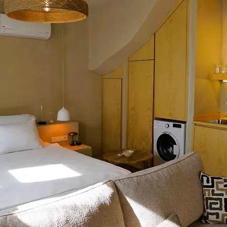 Calestia Boutique House Апартаменты *